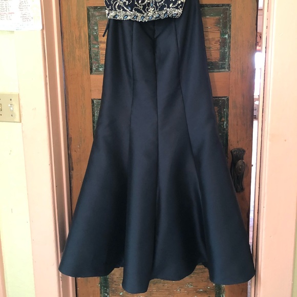 2 piece prom dress worn once - Picture 2 of 3